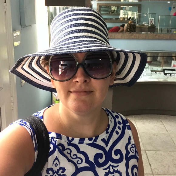 Meet your Posher, Bonnie - Picture 1 of 1